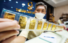 Giá vàng hôm nay 14/10: Vàng thế giới lao dốc, SJC tuột mốc 140 triệu đồng/lượng