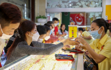 Giá vàng hôm nay 27/10: Thế giới bật tăng nhẹ, vàng SJC và nhẫn trơn đi ngang