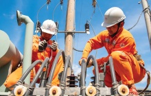 Khẩn trương xem xét giảm giá điện từ 1/11, đưa thuế tiêu thụ đặc biệt xăng về 0%