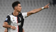 Ronaldo lập thêm những kỉ lục ấn tượng ở tuổi 35