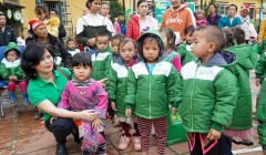 Tập đoàn Mai Linh mang hơi ấm đến trẻ em vùng cao
