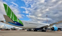 Bamboo Airways vận chuyển miễn phí gần 6 tấn hàng hóa y tế cứu trợ thẳng từ Pháp về Việt Nam