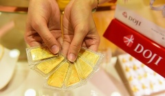 Giá vàng và ngoại tệ ngày 20/3: Vàng giữ đà tăng, USD giảm tiếp