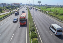 CSGT sẽ xử lý xe chạy chậm bám làn trái trên cao tốc