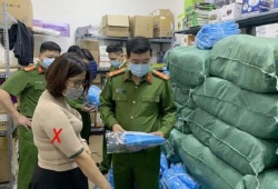 Truy tố 4 bị can trong vụ làm giả gần 15.000 bộ quần áo phòng dịch Covid-19