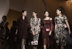 Ăn mặc thời thượng với 5 xu hướng từ SIXDO