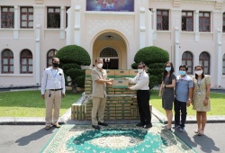 Vinamilk & Công ty con tại Campuchia hỗ trợ sữa cho người dân nước bạn phòng, chống dịch Covid-19
