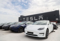 Triệu hồi gần 6.000 xe Tesla để kiểm tra bu lông phanh