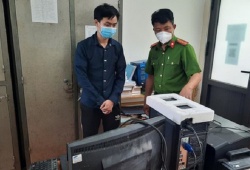 Hải Dương: Khởi tố vụ án làm giả giấy đi đường và giấy xét nghiệm