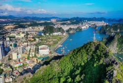 Tỉnh Quảng Ninh sẽ khai thác 2 tuyến du lịch mới trên vịnh Bái Tử Long từ tháng 4/2023