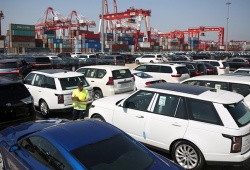 Lượng ô tô nhập khẩu từ Trung Quốc vào Việt Nam tăng mạnh