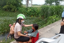 Thường Tín - Hà Nội: Cứu sống bé gái ngã xuống ao nước sâu vào giữa trưa
