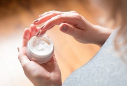 Thu hồi, tiêu hủy kem chống nắng SPF 30 kém chất lượng