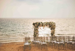 Crowne Plaza Phu Quoc Starbay chắp cánh ước mơ tình yêu tại tiệc cưới biển lãng mạn ở Phú Quốc