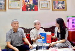 Hà Nội chi hơn 574 tỷ đồng tặng quà người có công dịp Tết Nguyên đán Bính Ngọ 