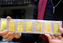Giá vàng và ngoại tệ ngày 19/12: Vàng SJC trên 156 triệu đồng/lượng