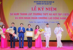 Nghệ An: Trường THPT Hà Huy Tập kỷ niệm 50 năm thành lập, đón nhận Huân chương Lao động hạng Nhất