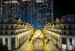 Hàng ngàn du khách hòa mình vào không khí Lễ hội Giáng sinh tại tâm điểm Thương mại - Dịch vụ - Giải trí Malibu Walk 