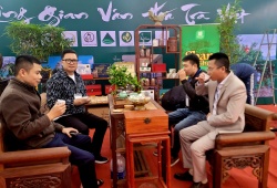 Ly trà giữa hội chợ và hành trình đi tìm hồn Việt trong sương núi Suối Giàng