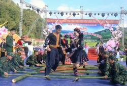 Rộn ràng Ngày hội Văn hóa các dân tộc vùng biên Sam Mứn, Điện Biên