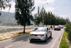 VinFast VF 8: Lái phấn khích, ADAS chuẩn xác, công nghệ “out trình” phân khúc