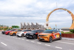 Bán xe xăng lên đời xe điện, chủ xe VinFast VF 9 xuýt xoa: “Biết xe xịn thế này đã sớm mua vài chiếc”