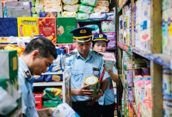 Tăng mức phạt buôn lậu, gian lận thương mại và hàng giả để siết kỷ cương thị trường