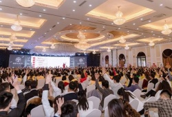 Hàng trăm chủ cơ sở kinh doanh thẩm mỹ, làm đẹp góp mặt tại sự kiện đào tạo kinh doanh bền vững và chuẩn pháp lý của DUYENTHI GROUP