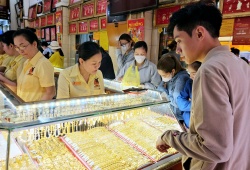 Giá vàng và ngoại tệ ngày 21/1: Vàng SJC và nhẫn trơn cùng lập kỷ lục mới