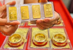 Giá vàng và ngoại tệ ngày 4/2: Vàng thế giới bật tăng, trong nước trên 180 triệu/lượng