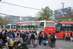 Thủ tướng chỉ đạo tăng cường phương tiện vận tải dịp Tết, không để xảy ra hiện tượng chèn ép giá