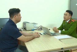 Khởi tố người đàn ông điều thêm ô tô chặn xe ngày mùng 2 Tết