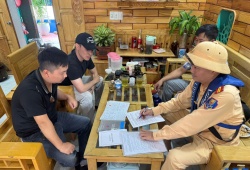 Ninh Bình: Bắt giữ tàu chở 700m3 đất không hóa đơn chứng từ