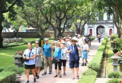 Du lịch Hà Nội đón gần 9 triệu lượt khách, bứt phá nhờ du lịch số