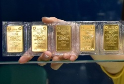 Giá vàng và ngoại tệ ngày 28/4: Vàng SJC giảm tiếp, về gần mốc 168 triệu/lượng