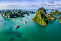 Quảng Ninh: Đón 600.000 lượt khách sau 2 ngày nghỉ lễ 30/4 - 1/5