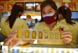 Giá vàng hôm nay 4/5: Vàng SJC bật tăng 600.000 đồng/lượng