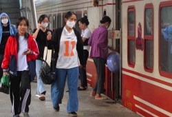 Ngành đường sắt triển khai đổi vé trực tuyến, không cần ra ga