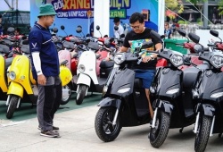 Hà Nội hỗ trợ tối đa 20 triệu đồng cho hộ nghèo chuyển đổi sang xe máy điện