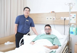 Vinmec Hải Phòng áp dụng thành công kỹ thuật thay khớp vai đảo ngược cho bệnh nhân người Anh