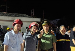Thanh Hóa: Cháy công ty giày trong đêm, hàng trăm chiến sỹ tham gia chữa cháy