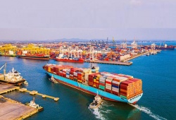 Xuất nhập khẩu Việt Nam tăng trưởng ấn tượng, vượt mốc 600 tỷ USD