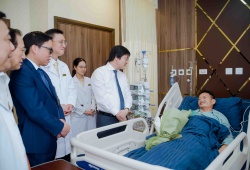 Lần đầu tiên tại Việt Nam - Vinmec phẫu thuật xuyên Việt hai chiều bằng robot cách xa 1.700km