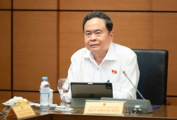 Hỗ trợ người dân tiếp cận, sử dụng pháp luật để bảo vệ quyền và lợi ích hợp pháp của mình
