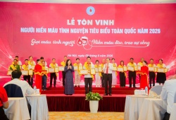 Gần 60 lần hiến máu và câu chuyện tình yêu bắt đầu từ một lần sẻ chia