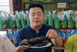 Nghịch lý từ dòng thịt đông lạnh siêu rẻ đến 'bẫy lừa' đặc sản Tây Bắc