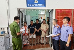 Tạm giữ hình sự 4 đối tượng trong vụ hành hung tài xế taxi ở Quảng Ninh