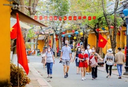 Đề xuất cơ chế, chính sách đặc thù đưa du lịch thành ngành kinh tế mũi nhọn