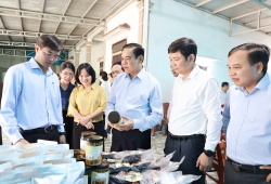 Hỗ trợ làng nghề xây dựng thương hiệu, mở rộng thị trường tiêu thụ