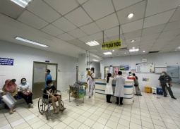 Hà Nội: Không để bác sĩ đưa bệnh nhân BHYT sang khám theo yêu cầu